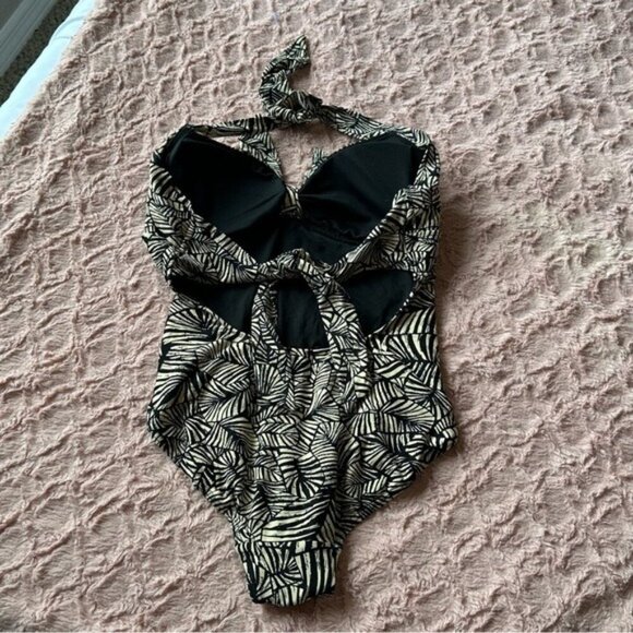Seafolly Halter Tie Leaf Tropical Print Swimsuit High Cut sz 6 - Picture 3 of 12